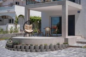 Vila Mija with two apartments- CROWONDER LUXURY RENT